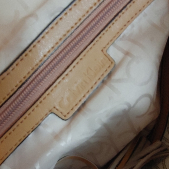 GORGEOUS! ❤ Calvin Klein Cream Hand Bag - Picture 5 of 12